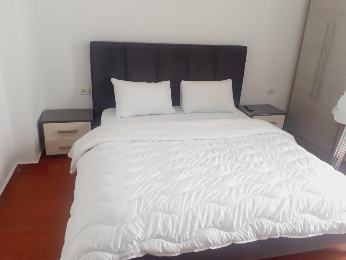 Anxhelos Hotel Himare Ngoại thất bức ảnh