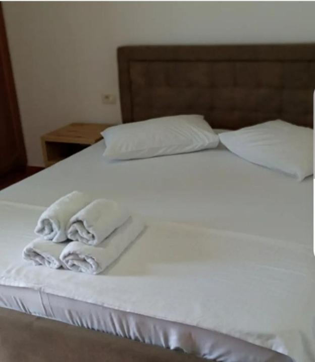 Anxhelos Hotel Himare Ngoại thất bức ảnh
