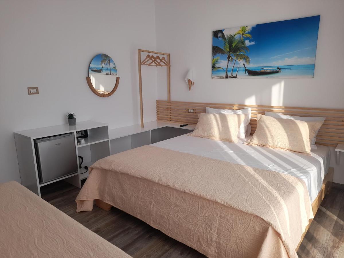 Anxhelos Hotel Himare Ngoại thất bức ảnh