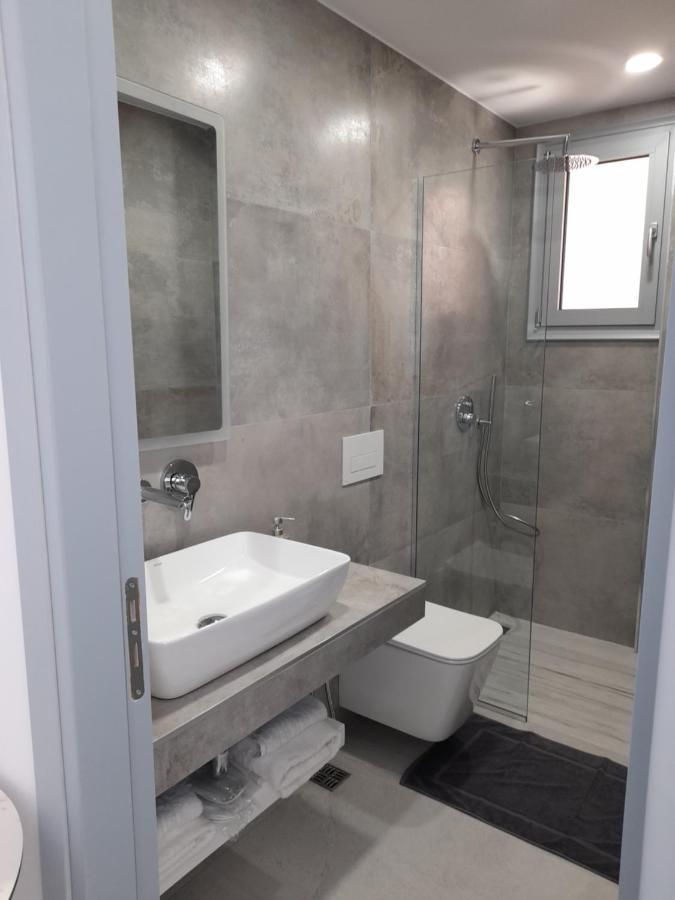 Anxhelos Hotel Himare Ngoại thất bức ảnh