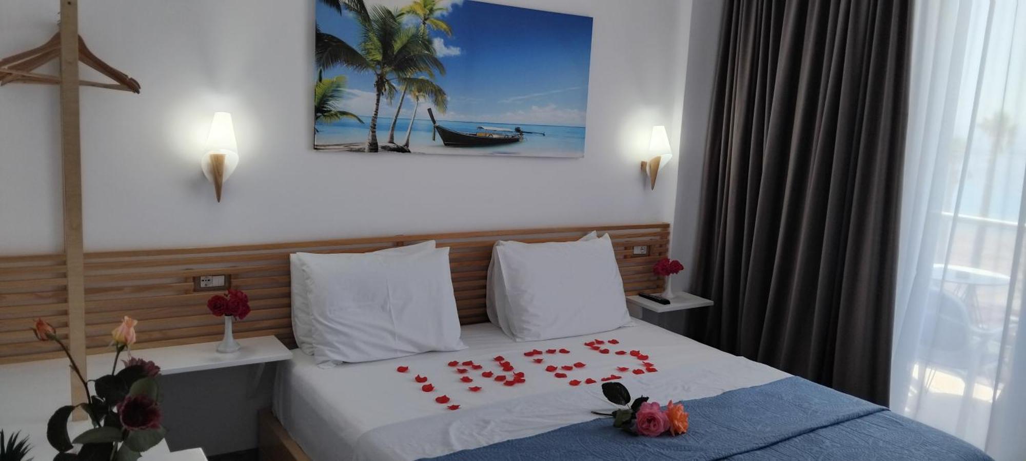 Anxhelos Hotel Himare Ngoại thất bức ảnh