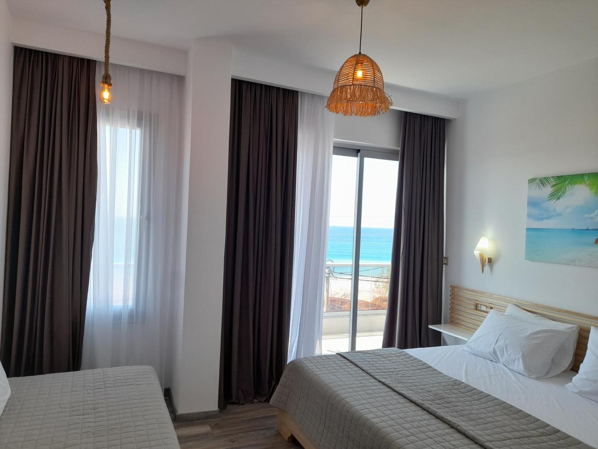 Anxhelos Hotel Himare Phòng bức ảnh